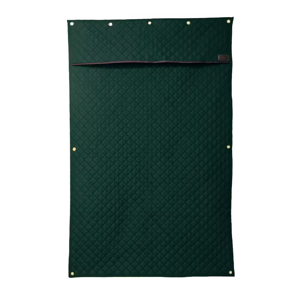 Stable Curtain