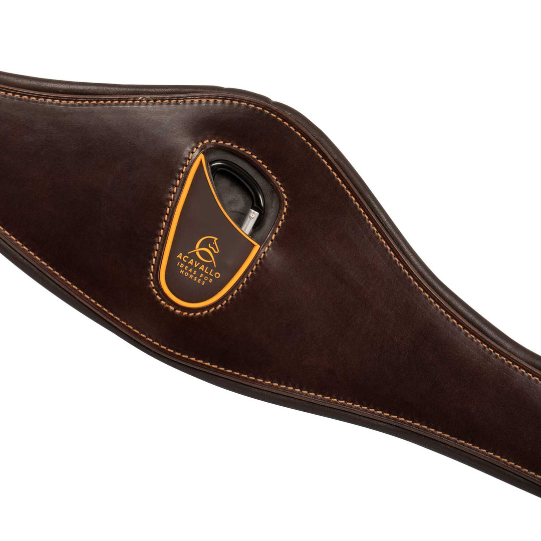 Anatomical jumping girth calfskin