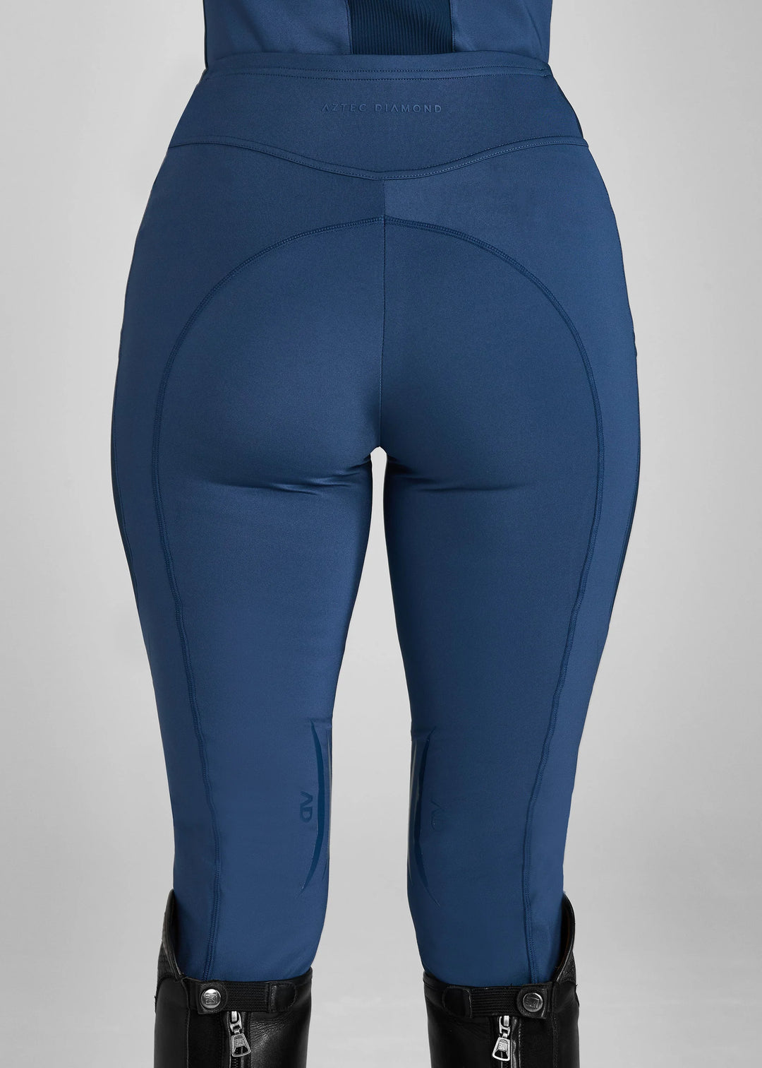 Define leggings knee grip