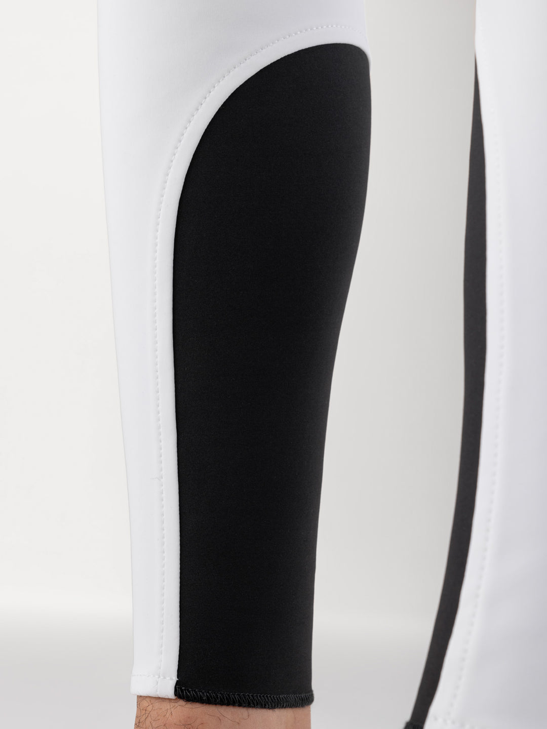 Equiline Albertk White