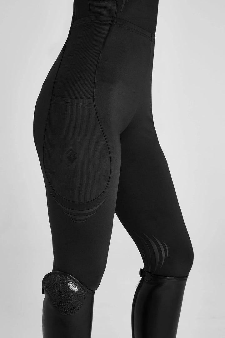 Define leggings knee grip