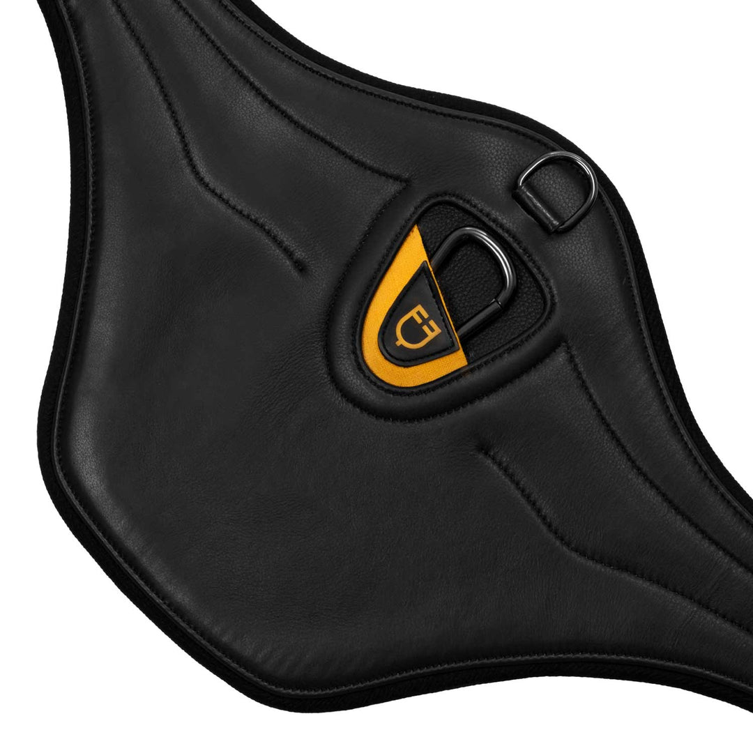 Jumping stud guard girth