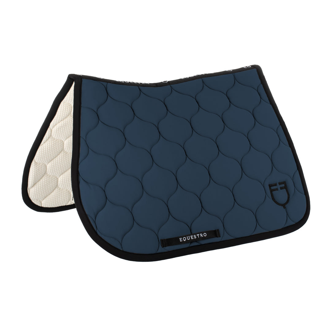 Jumping saddle pad with onion quilting
