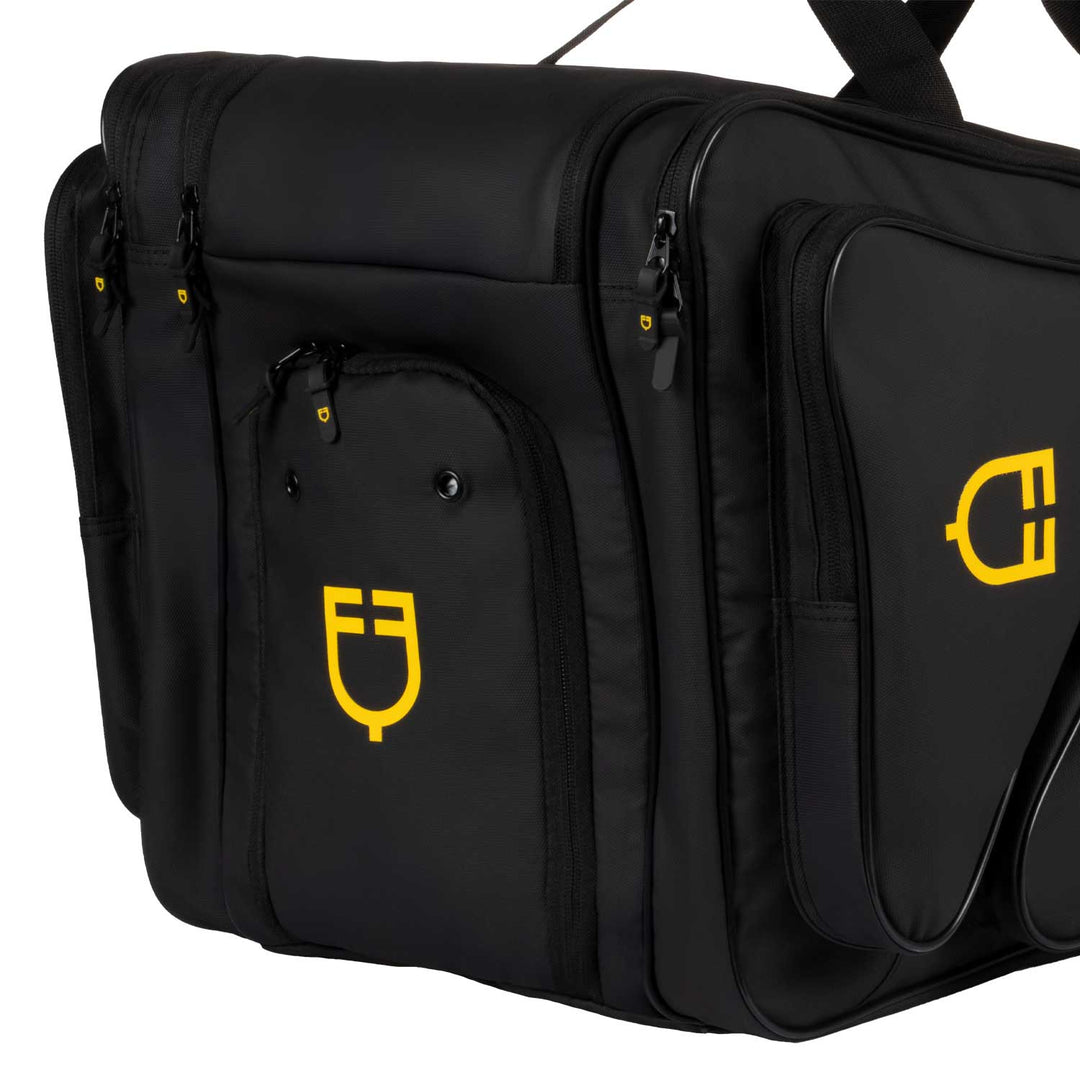 Boot bag in technical fabric with intelligent design