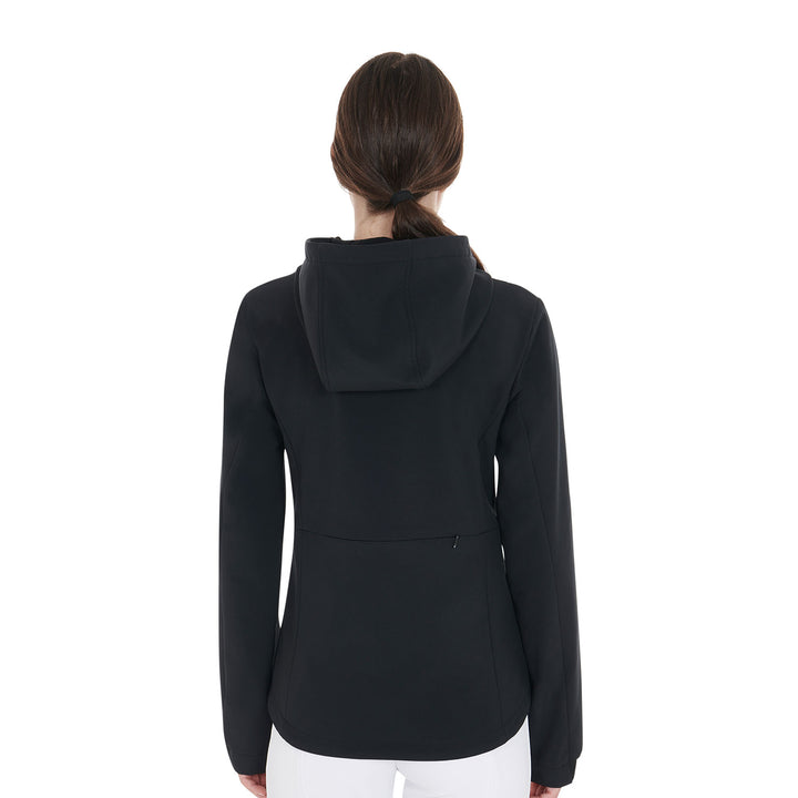Women's slim fit softshell jacket with concealed pockets
