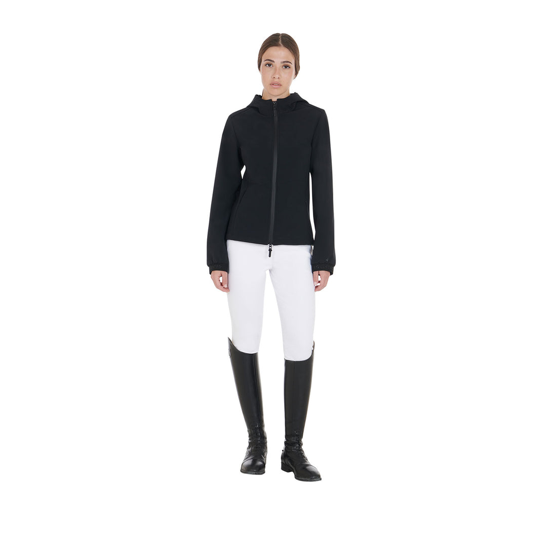 Women's slim fit softshell jacket with concealed pockets