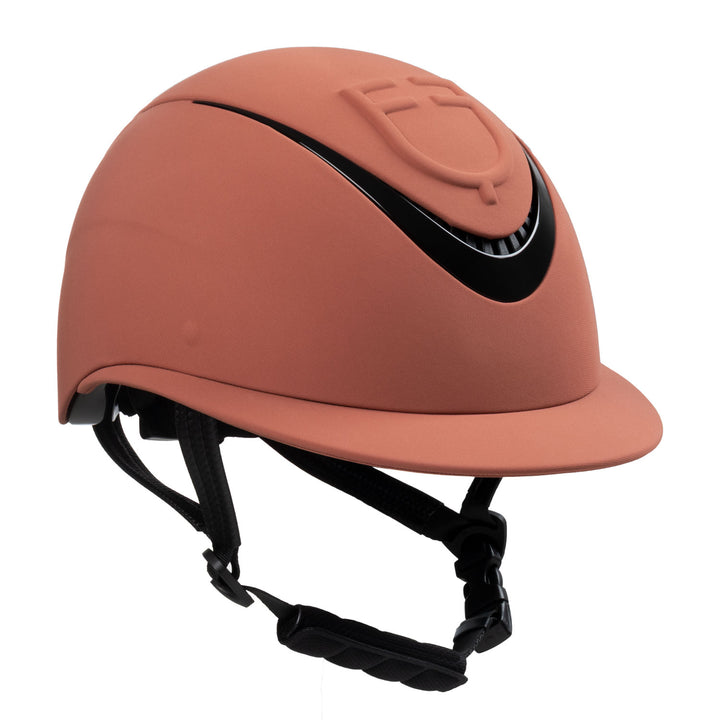 Women's helmet with wide visor and embossed logo homologation