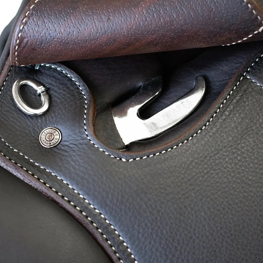 Signature saddle with calfskin leather